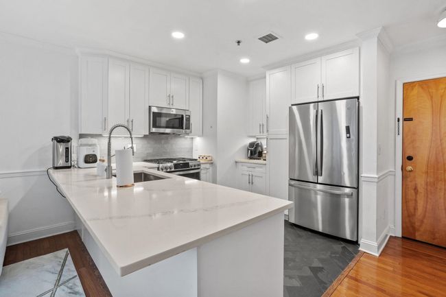 APT-407 - 501 9 Th St, Condo with 2 bedrooms, 2 bathrooms and null parking in Hoboken NJ | Image 5
