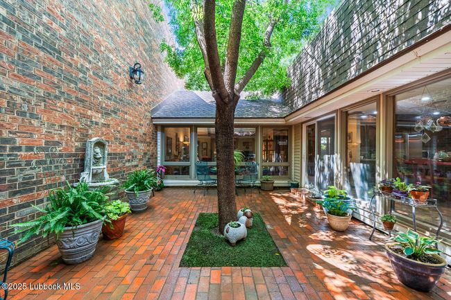 4524 7 Th St, House other with 3 bedrooms, 3 bathrooms and null parking in Lubbock TX | Image 25