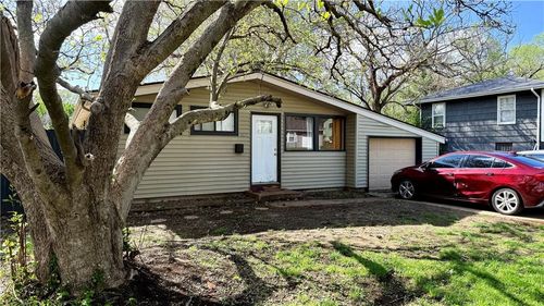 8620 Winchester Ave, Kansas City, MO, 64138-2865 | Card Image