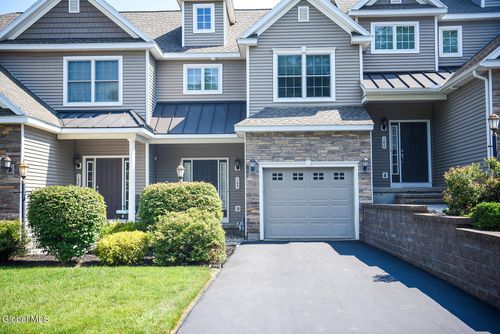 184 Fieldstone Dr, Schenectady, NY, 12304-5415 | Card Image