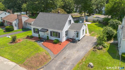 207 Nichols Dr, Waterbury, CT, 06708-4742 | Card Image