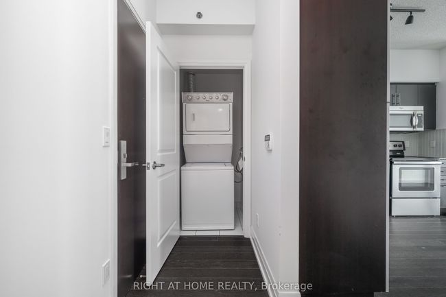 1508 - 65 Speers Rd, Condo with 2 bedrooms, 1 bathrooms and null parking in Oakville ON | Image 14