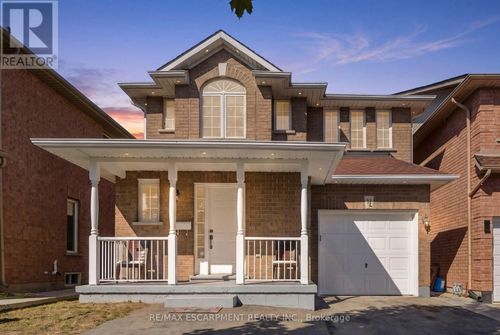 31 Peachwood Cres, Stoney Creek, ON, L8E5Z7 | Card Image