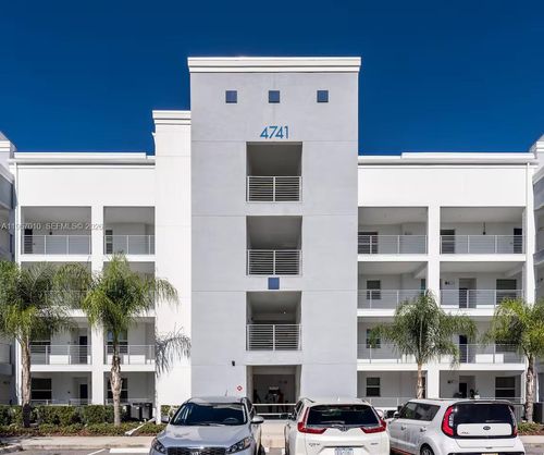 206-4741 Clock Tower Dr, KISSIMMEE, FL, 34746-5511 | Card Image