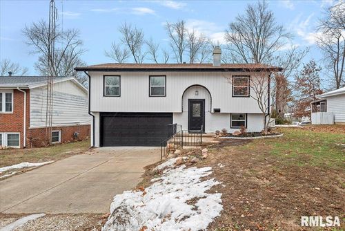 31 Glenwood Ln, Chatham, IL, 62629-1059 | Card Image