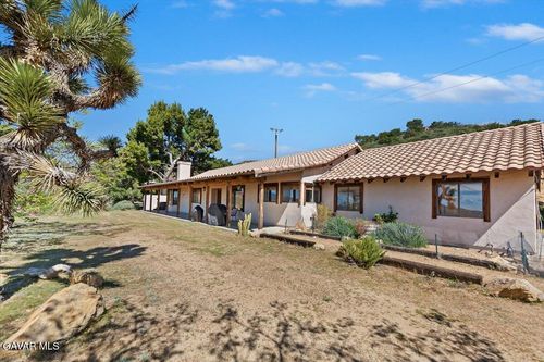 9060 Yucca Hills Rd, Agua Dulce, CA, 91390-3452 | Card Image
