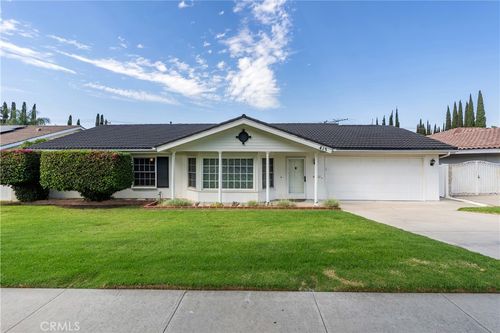 415 E Kendall St, Corona, CA, 92879-2441 | Card Image