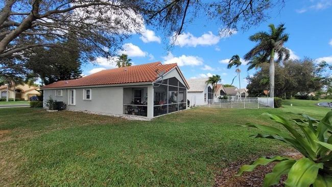 1599 Oak Berry Cir, House other with 3 bedrooms, 2 bathrooms and null parking in Wellington FL | Image 6