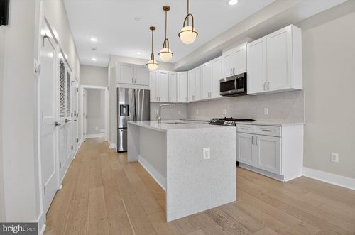 2-217 20th St Ne, WASHINGTON, DC, 20002-6756 | Card Image