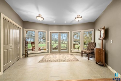 25787 Kiwanis Ave, Renner, SD, 57055-6403 | Card Image