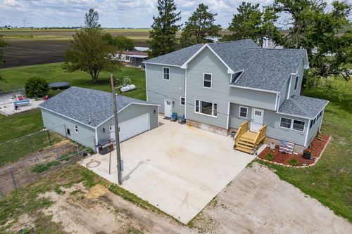 17469 N 300 East Rd, Flanagan, IL, 61740-8933 | Card Image