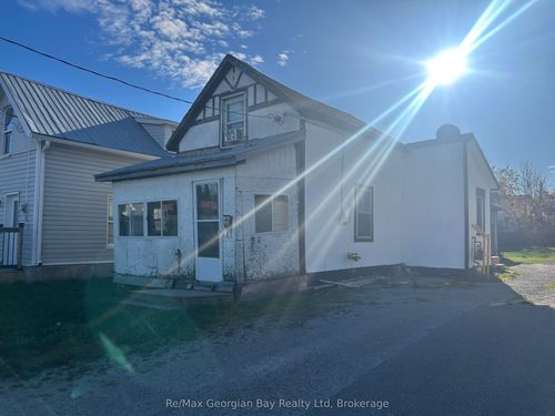 111 Andrew St S, Orillia, ON, L3V5J3 | Card Image