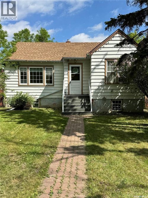 712 Broadway Ave, Regina, SK, S4N1C3 | Card Image