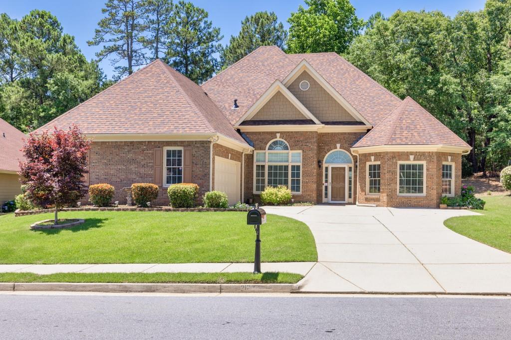 Great Shoals Cir, Lawrenceville, GA 30045