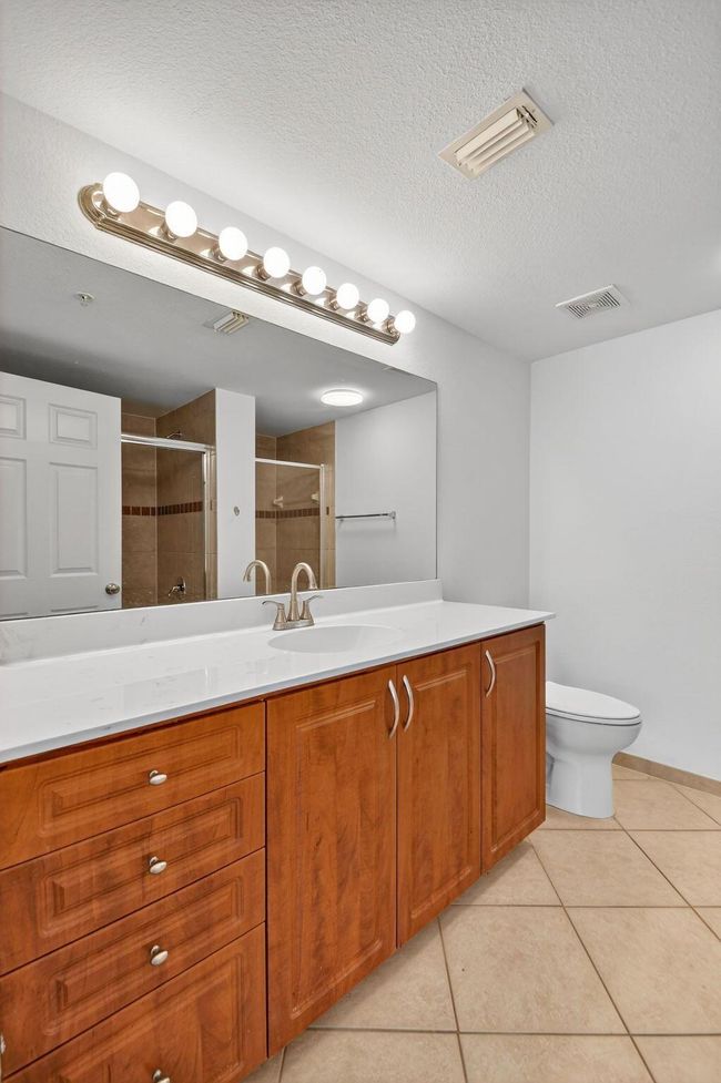 APT-304 - 6511 Emerald Dunes Dr, Condo with 2 bedrooms, 2 bathrooms and null parking in West Palm Beach FL | Image 22