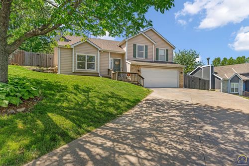 713 N Eagle Pass Dr, Lawrence, KS, 66049 | Card Image