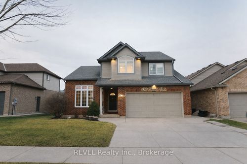 6978 Shannon Dr, Niagara Falls, ON, L2H3N7 | Card Image