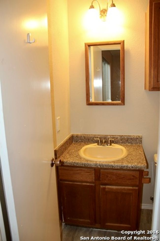 610 Meadow Gate, House other with 3 bedrooms, 2 bathrooms and null parking in Converse TX | Image 8