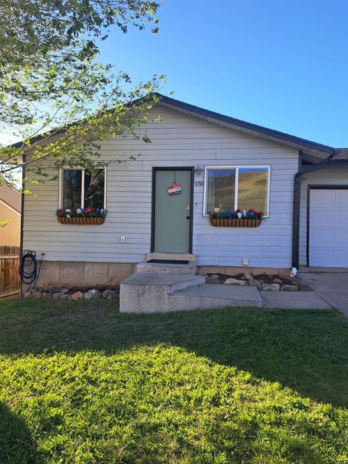 130 Hunt Ave, Evanston, WY, 82930-4910 | Card Image