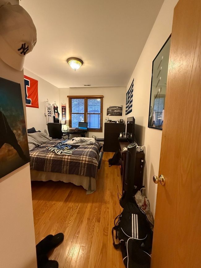 APT-1 - 654 Briar Pl, Condo with 3 bedrooms, 2 bathrooms and 1 parking in CHICAGO IL | Image 11