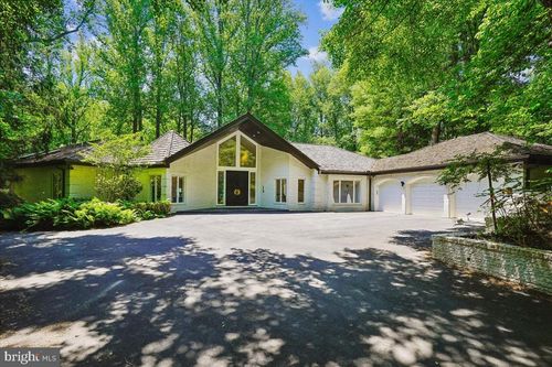 9100 Aldershot Dr, BETHESDA, MD, 20817-1902 | Card Image