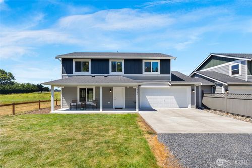 a-7515 100th St Ne, Marysville, WA, 98270-7920 | Card Image
