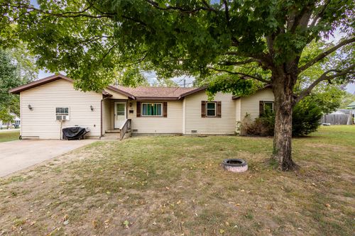 137 W Cline St, Aurora, MO, 65605-1005 | Card Image