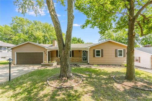609 S 11th St, Savannah, MO, 64485-1842 | Card Image