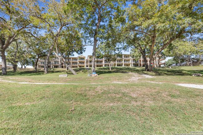 APT-315 - 540 River Run, Condo with 3 bedrooms, 2 bathrooms and null parking in New Braunfels TX | Image 5