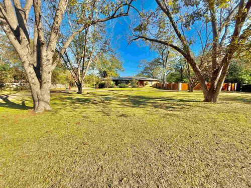 2008 Longview Dr, Henderson, TX, 75652-5156 | Card Image