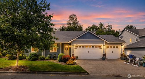 927 Clearwater Ct, Mount Vernon, WA, 98273-9440 | Card Image