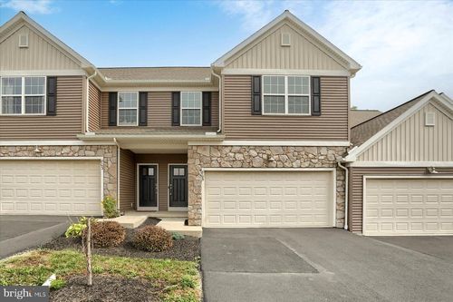 805 Anthony Dr, HARRISBURG, PA, 17111-4027 | Card Image