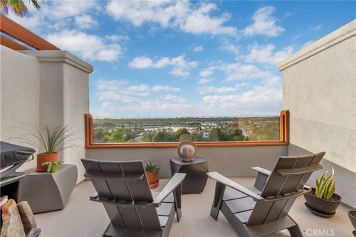 128 Villa Point Dr, Newport Beach, CA, 92660-6246 | Card Image