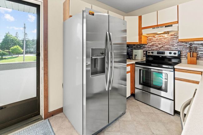 APT-5 - 33 River Front Dr, Condo with 1 bedrooms, 2 bathrooms and null parking in Manchester NH | Image 8