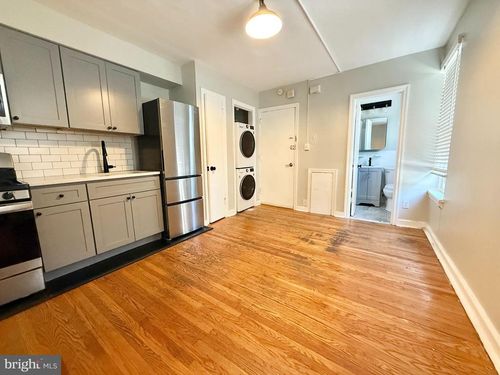 apt-3r-623 Pine St, PHILADELPHIA, PA, 19106-4142 | Card Image