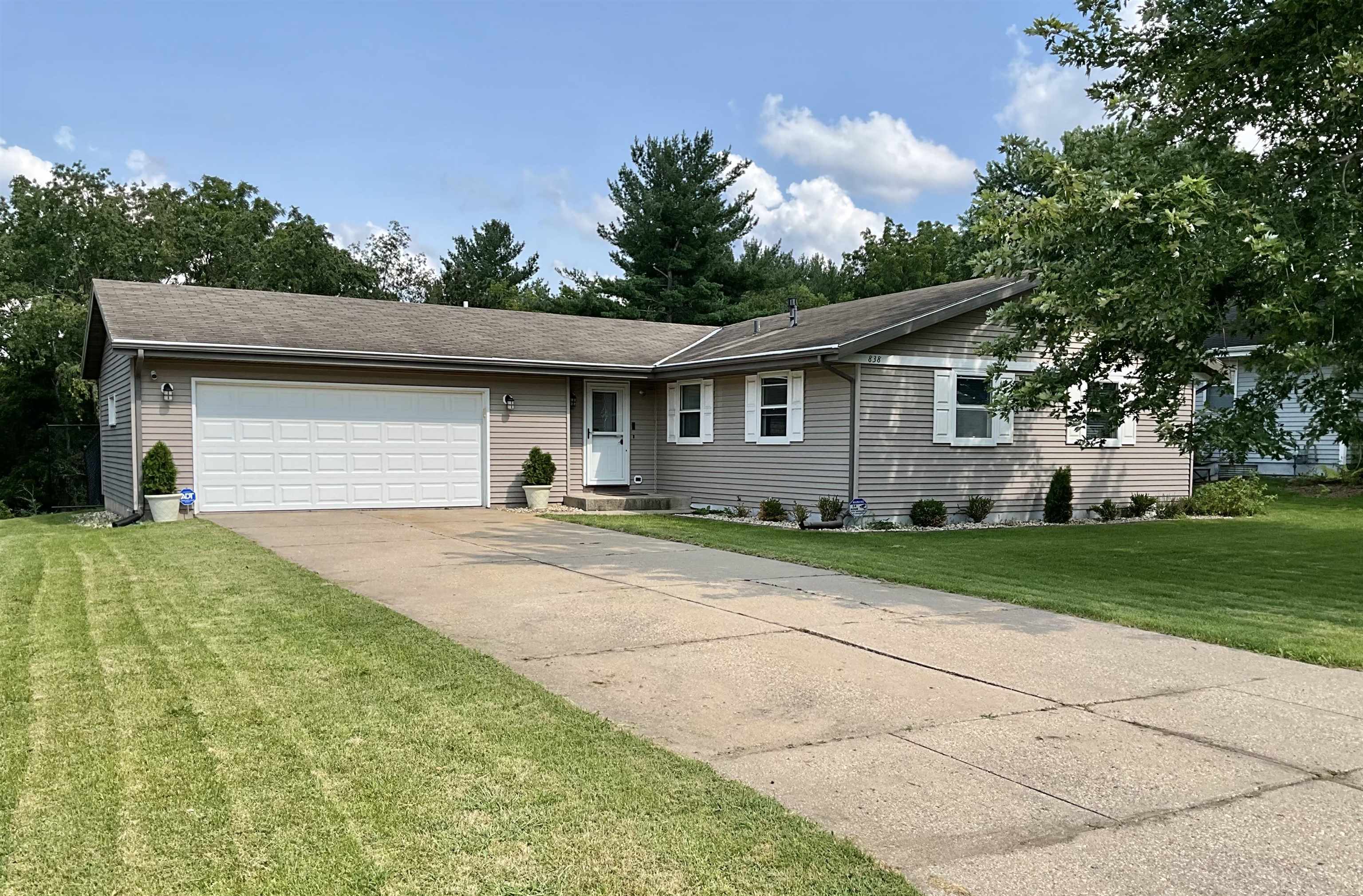 Somerset Dr, Janesville, WI 53546