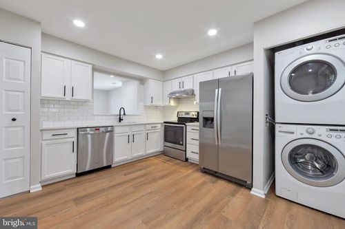 10390 Rapidan Ln, MANASSAS, VA, 20109-6448 | Card Image