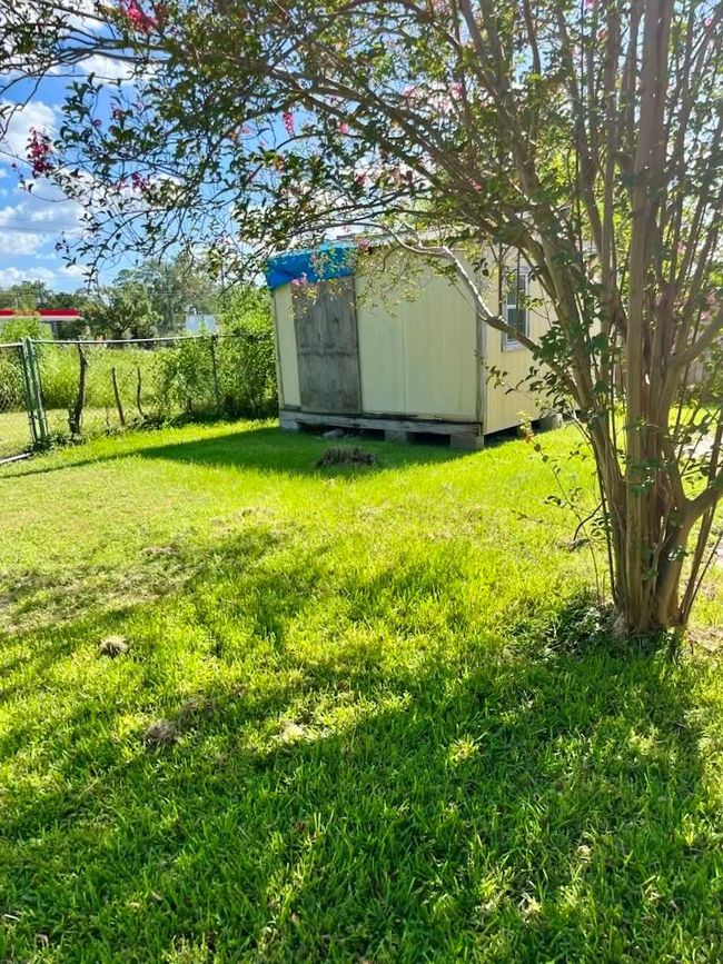6206 Antha St, House other with 3 bedrooms, 2 bathrooms and null parking in Houston TX | Image 16