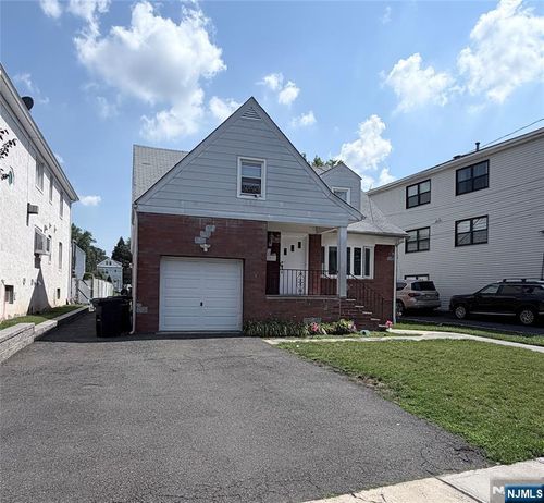 17 Pettit St, Bloomfield, NJ, 07003-3920 | Card Image