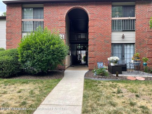 8-21 Augusta Ct, Freehold, NJ, 07728-3630 | Card Image