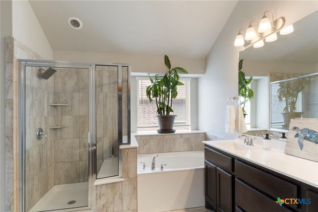 521 Kirkhill St, House other with 4 bedrooms, 2 bathrooms and null parking in Hutto TX | Image 17