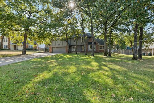 527 Pioneer Rd, Sapulpa, OK, 74066-9309 | Card Image