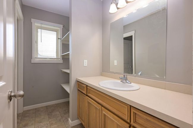 Upper bathroom | Image 18