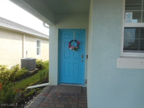 8821 Swell Brooks Ct, NORTH FORT MYERS, FL, 33917-4007 | Card Image