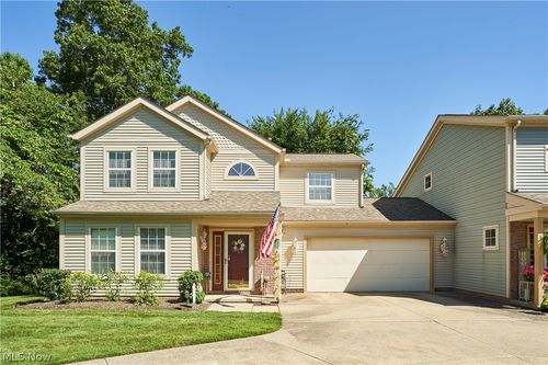 8637 Redtail Ct, Macedonia, OH, 44056-1760 | Card Image