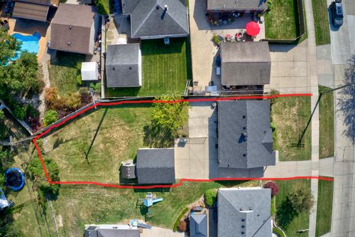 22997 Carolina St, Saint Clair Shores, MI, 48080-2505 | Card Image