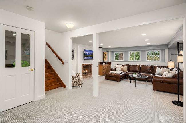 8475 Se 45 Th St, House other with 4 bedrooms, 3 bathrooms and 2 parking in Mercer Island WA | Image 21