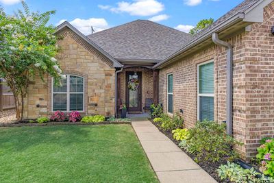 107 Fredricksburg Circle, House other with 3 bedrooms, 2 bathrooms and null parking in Hallsville TX | Image 2