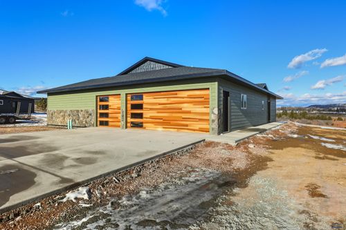 221 Meadowlark Dr, Hot Springs, SD, 57747-5203 | Card Image