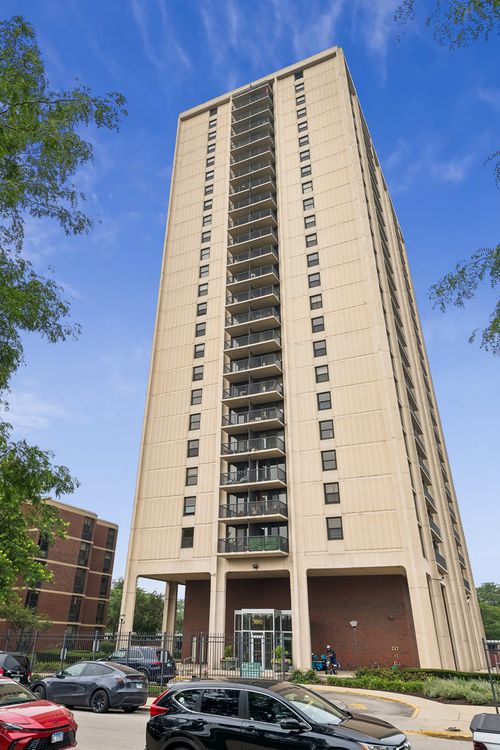 2105-3001 S Michigan Ave, Chicago, IL, 60616-3164 | Card Image